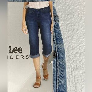 NWT Lee Riders women's jeans mid rise capri denim Regular fit. Size 18